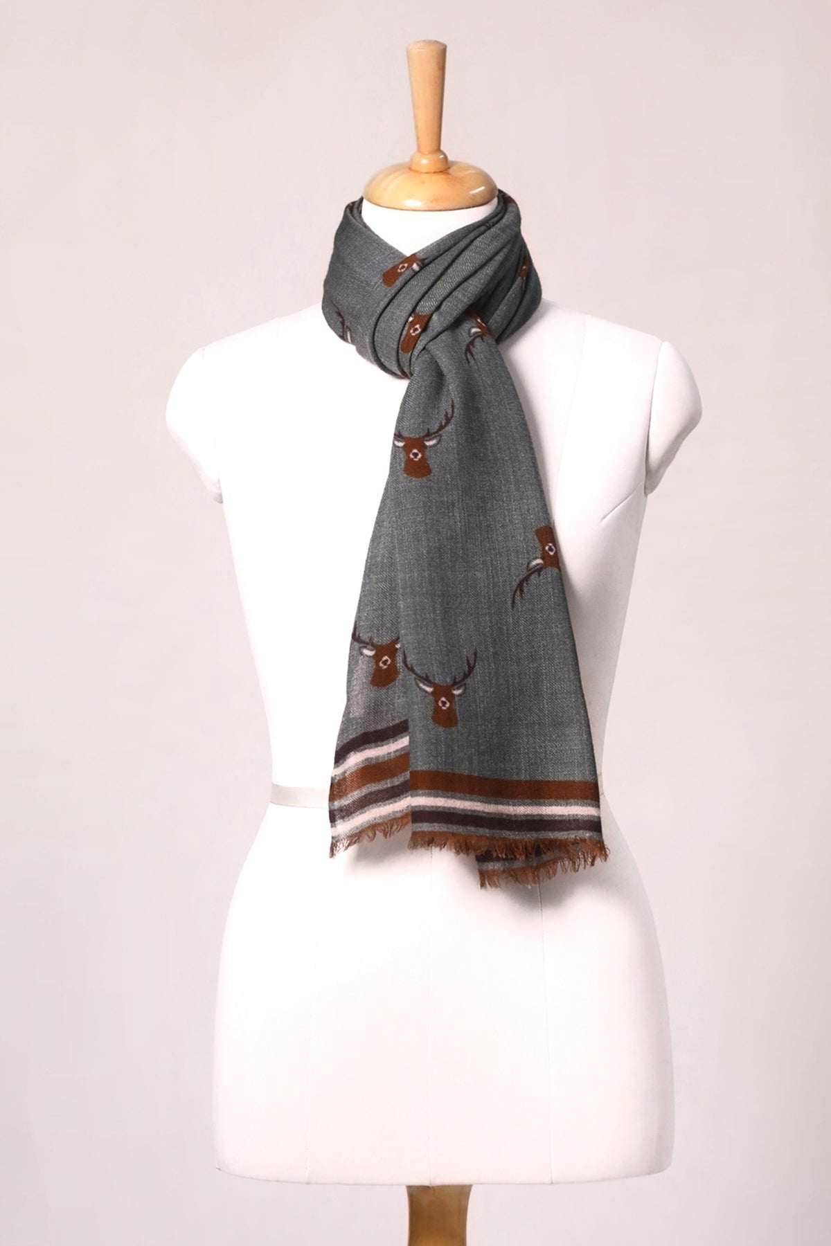 Highland Stag Wool Scarf - Green | SVEŽElife