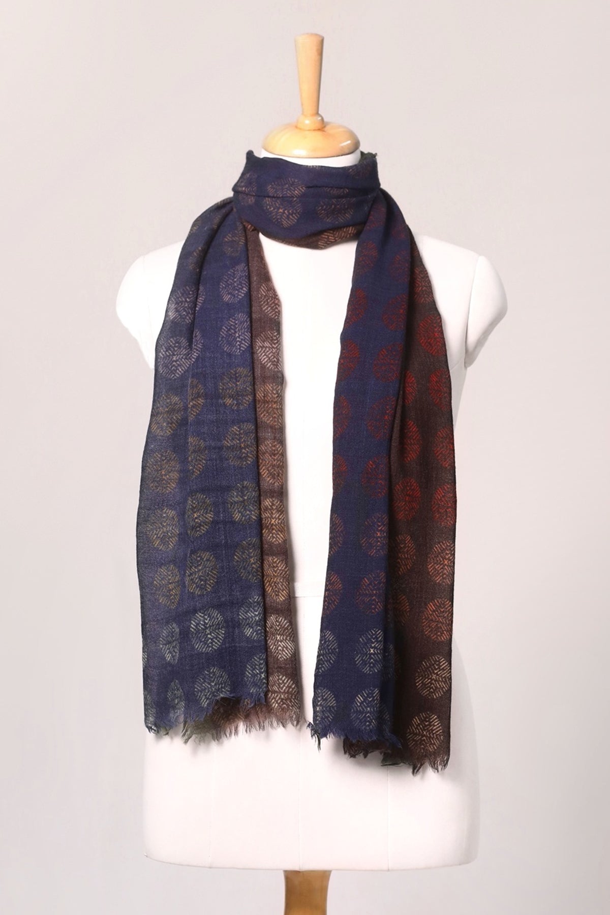 Dual-Tone Circle Print Wool Scarf - Indigo Brown | SVEŽElife