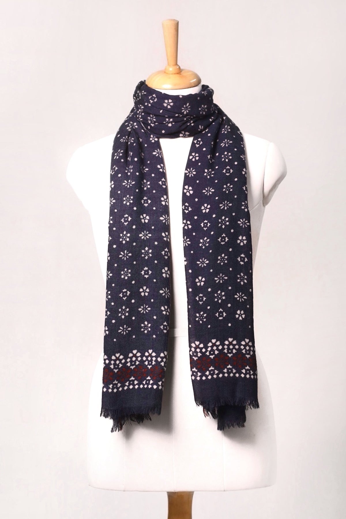 Indigo Bloom Print Wool Scarf - Navy | SVEŽElife