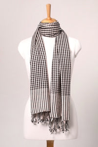 Classic Gingham Woven Wool Scarf with Tassels - Black White | SVEŽElife