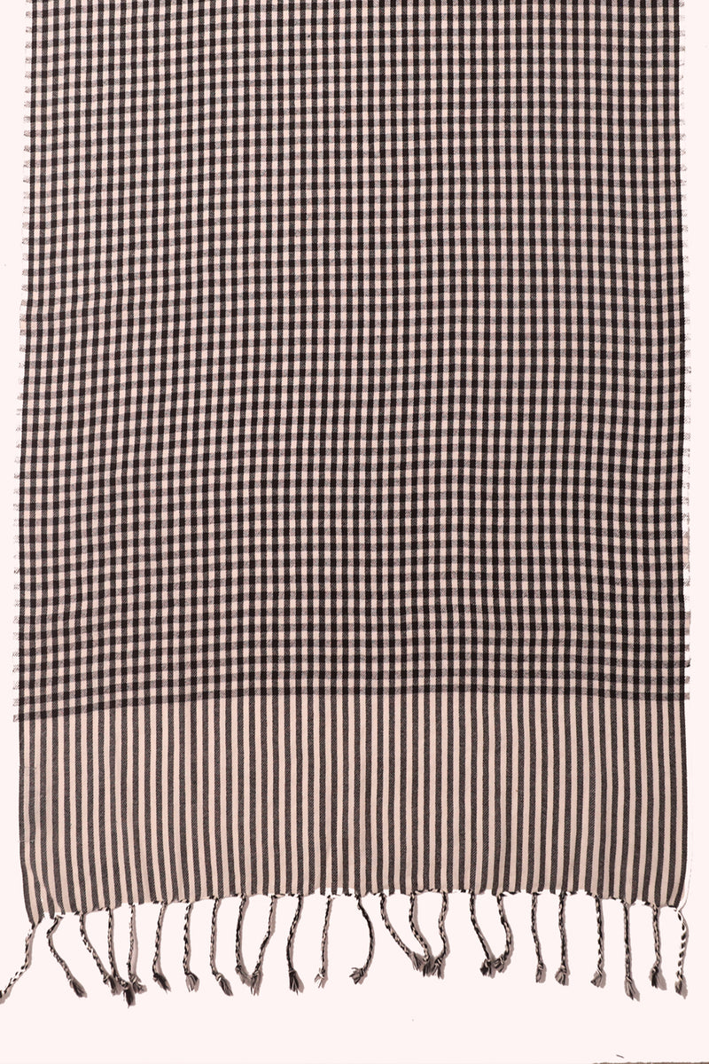 Classic Gingham Woven Wool Scarf with Tassels - Black White | SVEŽElife