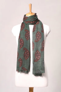 Emerald Paisley Print Twill Weave Wool Scarf - Green Multi | SVEŽElife