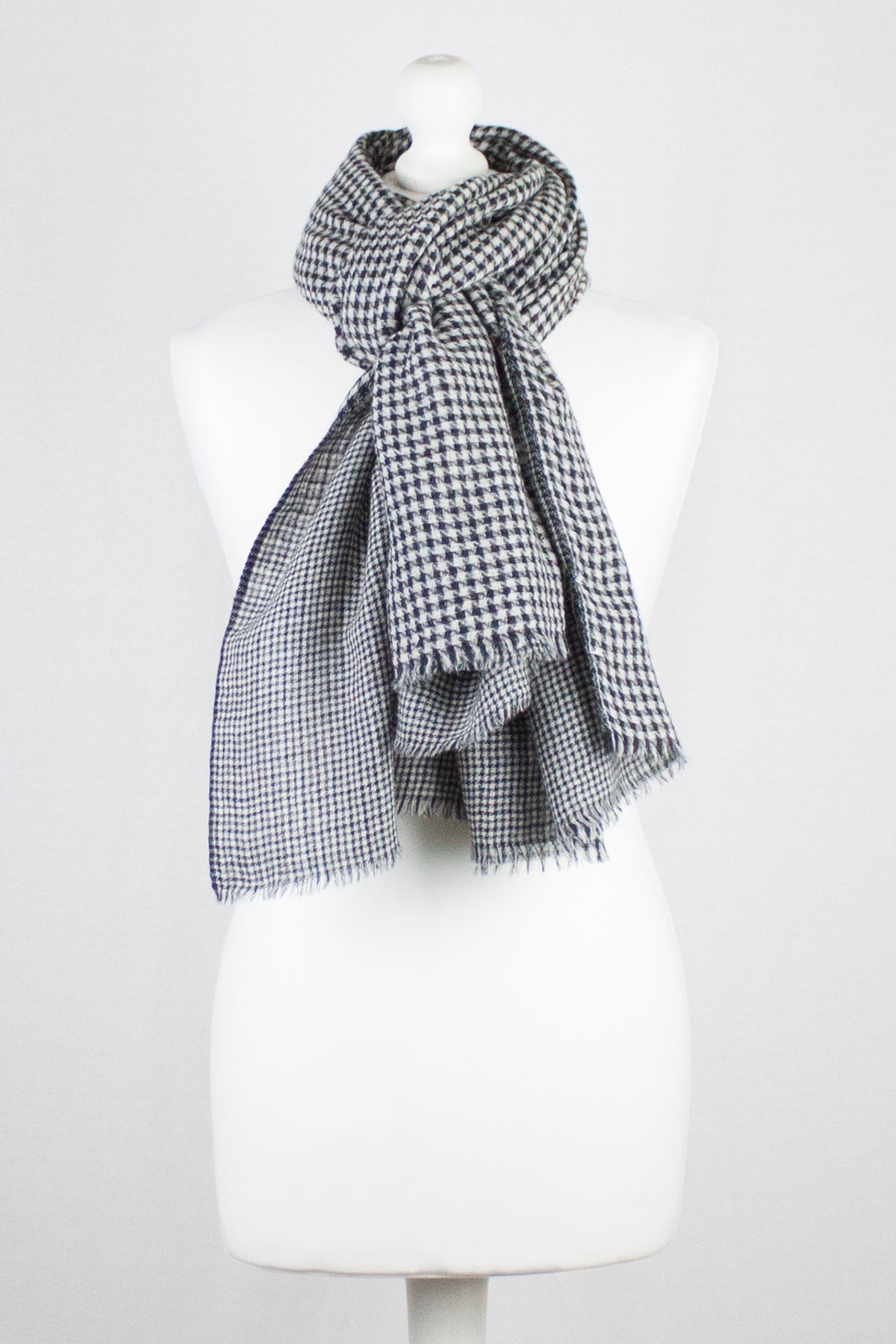 Reversible Hounds-tooth Merino Wool Scarf - White Black
