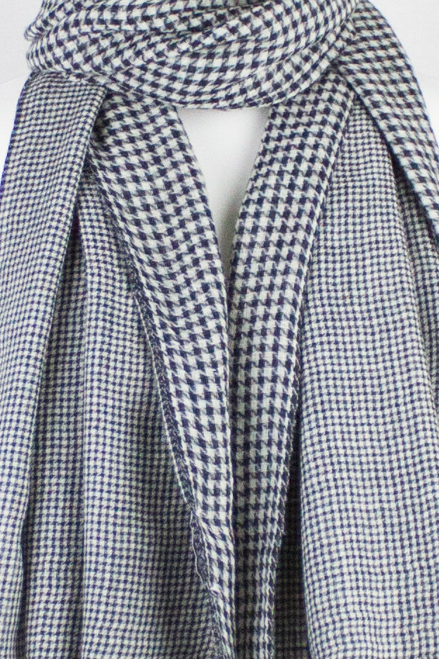 Reversible Hounds-tooth Merino Wool Scarf - White Black