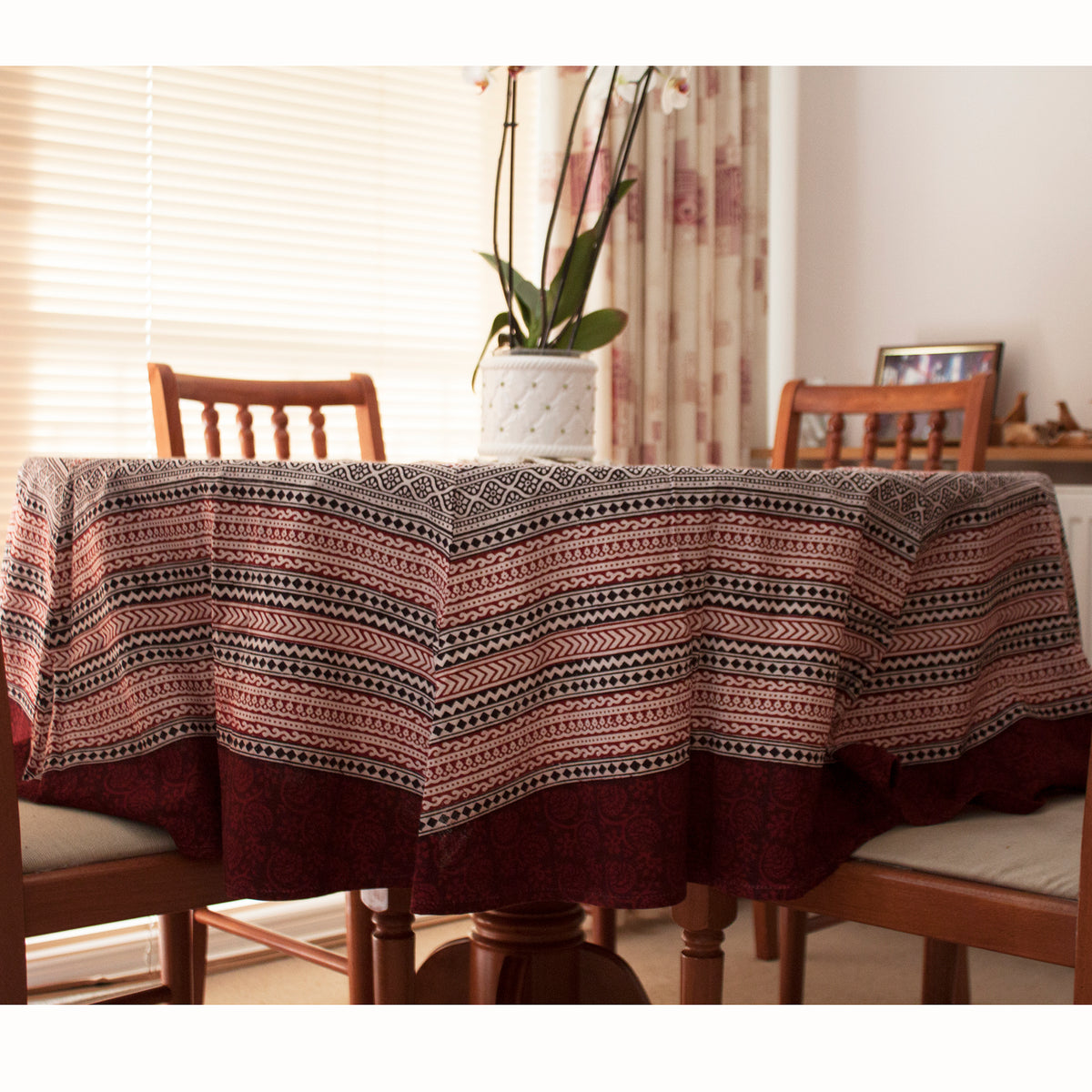 Ditsy Diamond Hand-block Print Round Table Cloth - Black Red