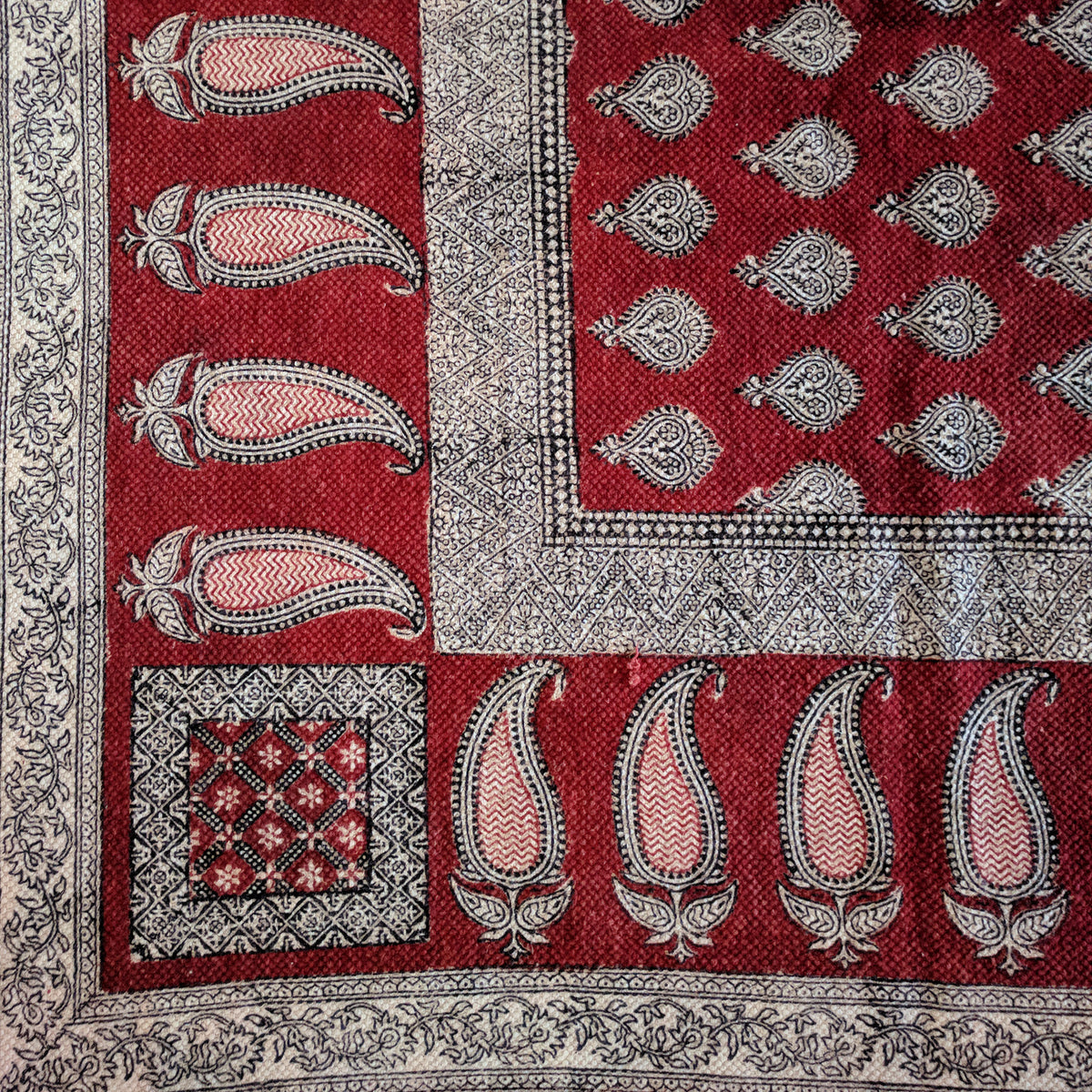 Traditional Paisley Jaal & Border Hand-block Print Rug - Red White